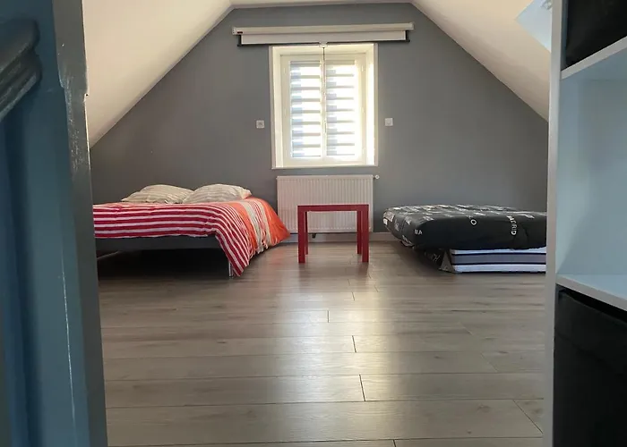 Les Vagues, Villa Avec Garage